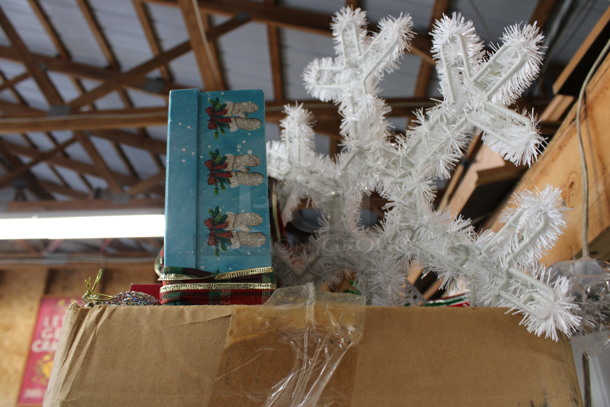 ALL ONE MONEY! Lot of Various Decorations and Baskets! - Image 3 of 4