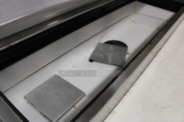 True Model TPP-44 Stainless Steel Commercial Pizza Prep Table Bain Marie Mega Top w/ Cutting Board on Commercial Casters. 115 Volts, 1 Phase. 45x35.5x42. Tested and Working! - Image 7 of 7