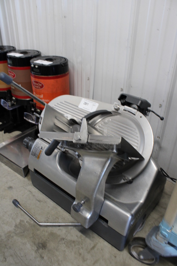 SWEET! Hobart Model 2712 Stainless Steel Commercial Countertop Automatic Meat Slicer. 120 Volts, 1 Phase. 28x25x28. Tested and Working! - Image 4 of 8