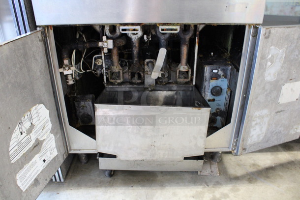 Pitco Frialator Model DD24RUFM Stainless Steel Commercial Natural Gas Powered Deep Fat Donut Fryer. 72,000 BTU. 29.5x42x60 - Image 7 of 7