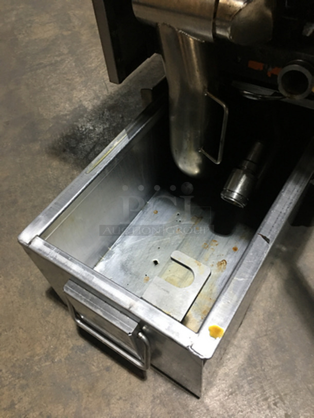 Sweet! Pitco Commercial Electric Powered Deep Fat Fryer! With Backsplash! With 3 Metal Frying Baskets! With Oil Filter System! All Stainless Steel! 208V 3Phase! On Casters! - Image 8 of 9