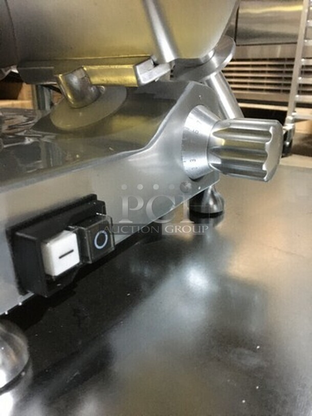 WOW! BRAND NEW IN A BOX! 2020 USR 10 Inch Blade Commercial Meat Slicer! Model HBS250L! 115V 1 Phase! - Image 8 of 11