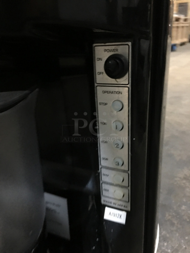 Nice! Island Oasis Commercial Ice Shaver Blender Machine! Model SB3X Serial A7912X! 115V 1 Phase!
 - Image 6 of 9