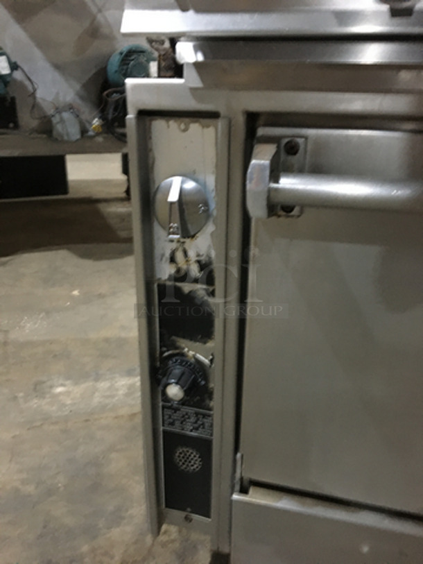 Jade Range Commercial Natural Gas Powered French Top/Hot Plate Stove! With Full Size Oven Underneath! All Stainless Steel! On Casters! - Image 9 of 11
