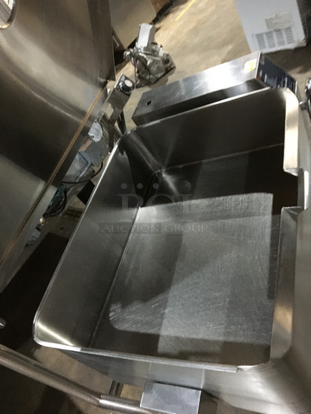 Groen Commercial Natural Gas Powered 40 Gallon Tilting Skillet! All Stainless Steel! Model BPM40G Serial J10027611! On Legs! - Image 5 of 9