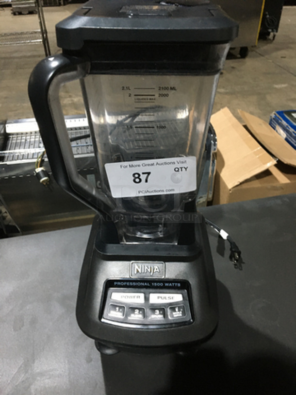 Ninja Commercial Countertop Blender! Model BL77030! 120V!