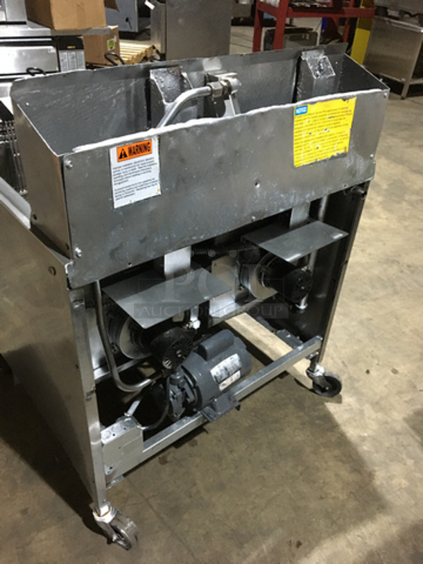 Henny Penny Commercial Natural Gas Powered Dual Bay Deep Fat Fryer! Computron 1000! With Backsplash! With 4 Metal Frying Baskets! All Stainless Steel! On Casters! - Image 4 of 12