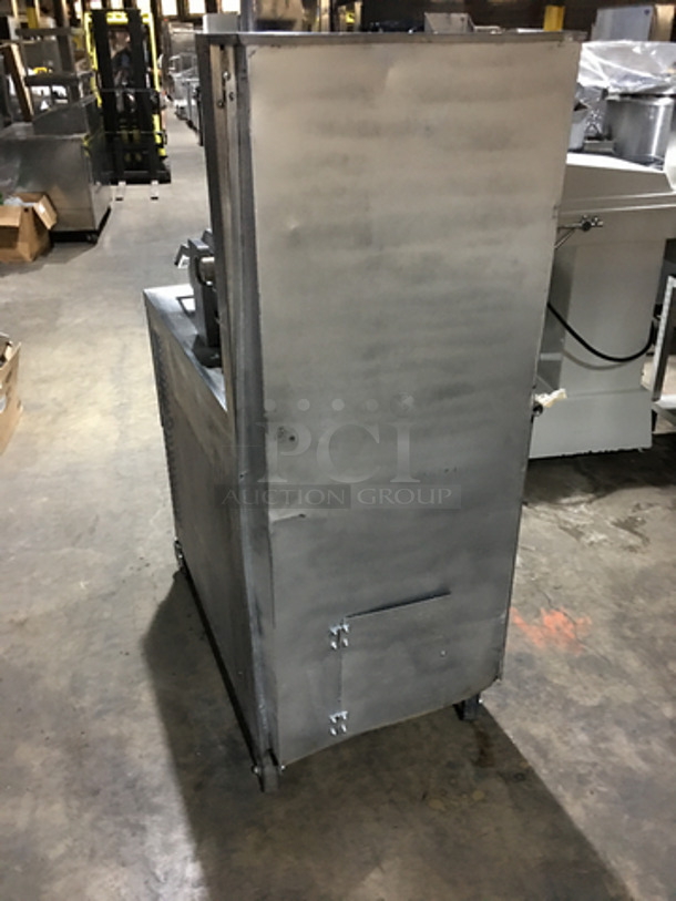 AMAZING! Henny Penny Natural Gas Powered KFC EDITION Pressure Fryer! 8 Head Pressure Fryer! With Oil Filter System! With Auto Lift Tray Holder! Model 580! On Commercial Casters! - Image 3 of 9