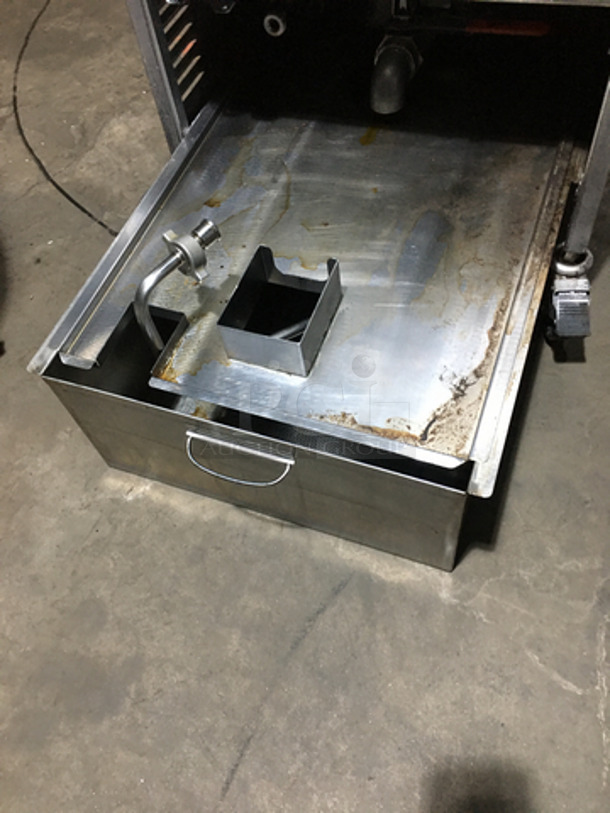 AMAZING! Henny Penny Natural Gas Powered KFC EDITION Pressure Fryer! 8 Head Pressure Fryer! With Oil Filter System! With Auto Lift Tray Holder! Model 580! On Commercial Casters! - Image 6 of 9