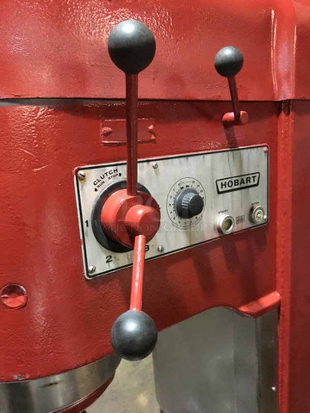 AMAZING! Hobart Commercial Floor Style 80 Quart Planetary Mixer! With Dough Hook Attachment! With Bowl! Model M802! Working When Removed! - Image 7 of 9