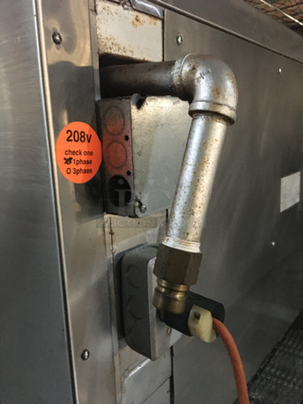 BEAUTIFUL! Middleby Marshall Commercial Natural Gas Powered Single Deck Conveyor Pizza Oven! With Underneath Storage Space! All Stainless Steel! Model US3002 Serial 33101E284154!  Working When Removed! - Image 11 of 12