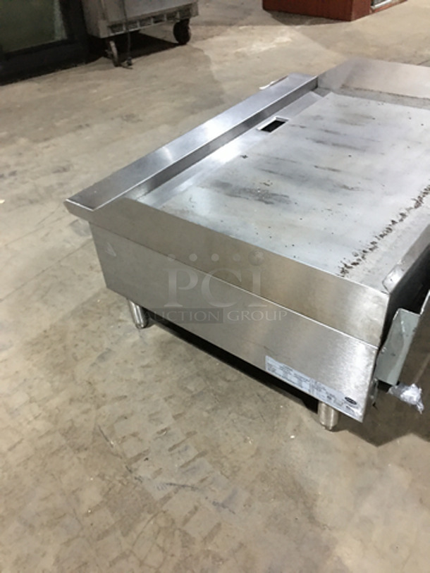 Entrée Commercial Countertop Natural Gas Powered Flat Griddle! With Back & Side Splashes! All Stainless Steel! Model GR36N! On Legs! - Image 4 of 8