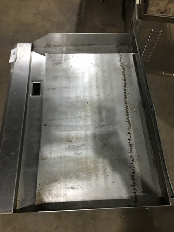 Entrée Commercial Countertop Natural Gas Powered Flat Griddle! With Back & Side Splashes! All Stainless Steel! Model GR36N! On Legs! - Image 5 of 8