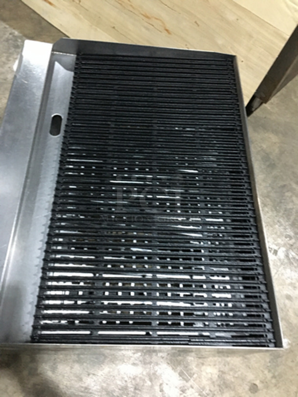Cook Rite By Atosa Commercial Countertop Natural Gas Powered Char Broiler Grill! All Stainless Steel! With Back & Side Splashes! On Legs! - Image 5 of 8