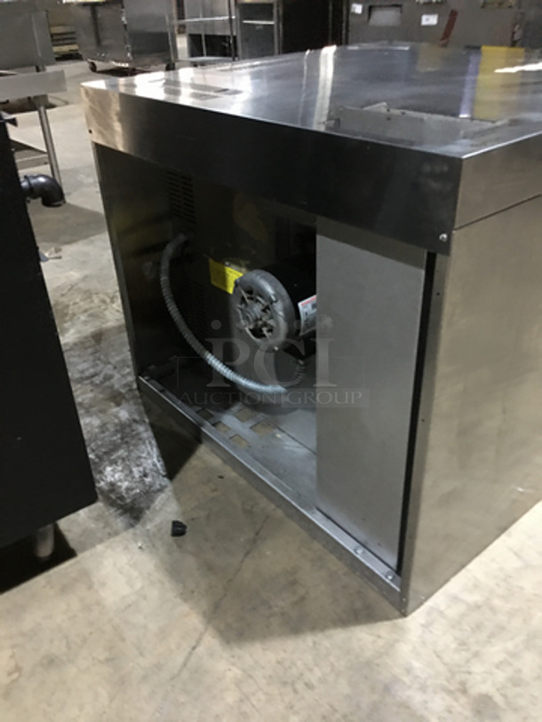 Bakers Pride Commercial Full Size Natural Gas Powered Single Deck Convection Oven! With View Through Doors! All Stainless Steel! With Legs! - Image 4 of 9