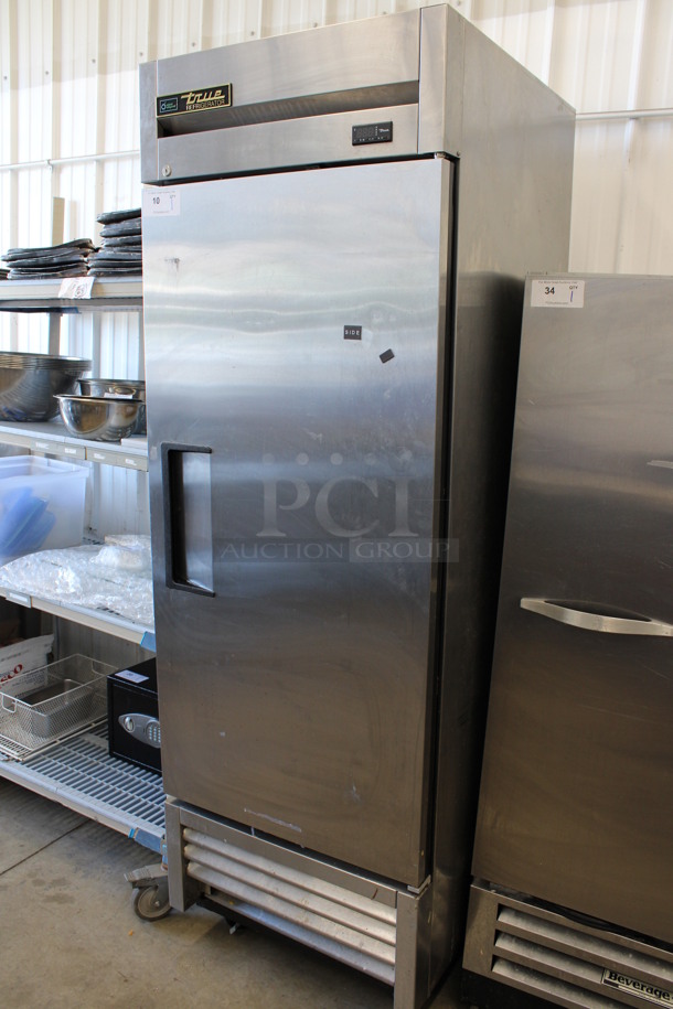 2015 True Model TS-23-HC Stainless Steel Commercial Single Door Reach In Cooler w/ Poly Coated Racks on Commercial Casters. 115 Volts, 1 Phase. 27x30x82.5. Tested and Working! - Image 3 of 6