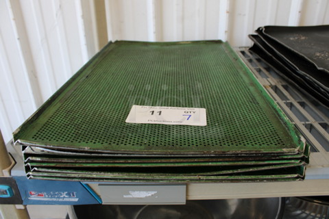7 Metal Perforated Baking Pans. 13x21x0.5. 7 Times Your Bid!
