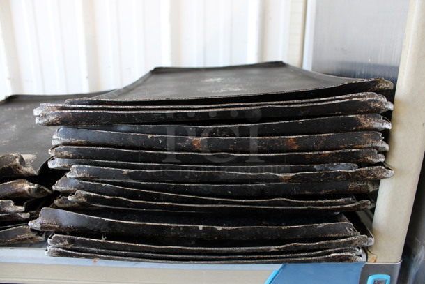 14 Metal Baking Pans. 13x20.5x0.5. 14 Times Your Bid!