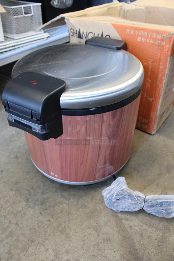 BRAND NEW IN BOX! Shanghao Model KA-8196 Chrome Finish Countertop Rice Cooker. 110 Volts, 1 Phase. 19x15x15 - Image 3 of 8