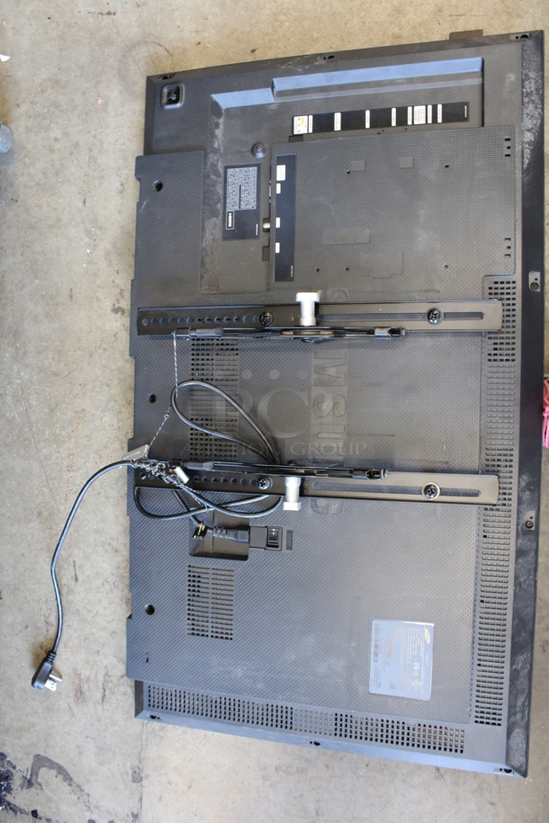 Samsung Model DB40E 40" Color Display Monitor w/ Mount and Remote. 100-240 Volts, 1 Phase. Buyer Must Pick Up - We Will Not Ship This Item. Tested and Working! - Image 6 of 9