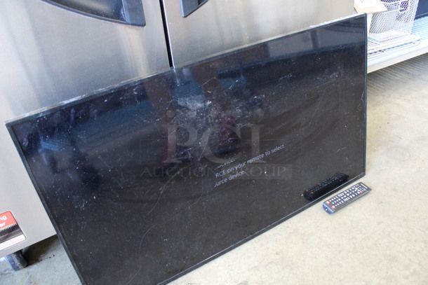 Samsung Model DB40E 40" Color Display Monitor w/ Mount and Remote. See Pictures For Damage To Screen. 100-240 Volts, 1 Phase. Buyer Must Pick Up - We Will Not Ship This Item. Tested and Working! - Image 3 of 10