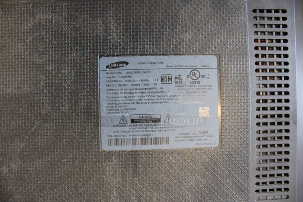 Samsung Model DB40E 40" Color Display Monitor w/ Mount and Remote. See Pictures For Damage To Screen. 100-240 Volts, 1 Phase. Buyer Must Pick Up - We Will Not Ship This Item. Tested and Working! - Image 8 of 10