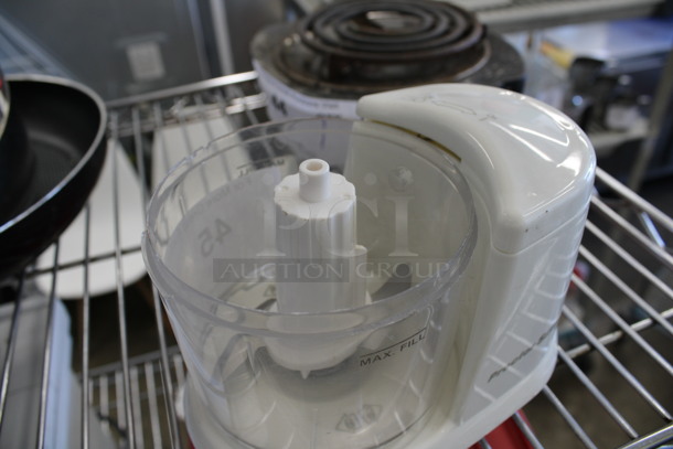 Proctor Silex White Countertop Food Processor w/ Bowl and S Blade. Missing Lid. 120 Volts, 1 Phase. 6.5x4x4.5. Tested and Does Not Power On - Image 2 of 4