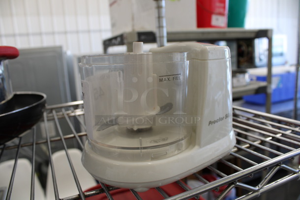 Proctor Silex White Countertop Food Processor w/ Bowl and S Blade. Missing Lid. 120 Volts, 1 Phase. 6.5x4x4.5. Tested and Does Not Power On - Image 3 of 4