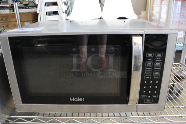 Haier Model HMC935SESS Countertop Microwave Oven w/ Plate. 120 Volts, 1 Phase. 19x13x11