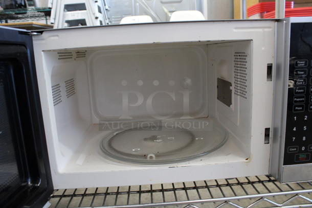 Haier Model HMC935SESS Countertop Microwave Oven w/ Plate. 120 Volts, 1 Phase. 19x13x11 - Image 4 of 5