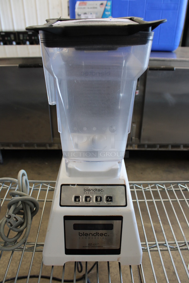 Blendtec Model ES3 Metal Commercial Countertop Blender w/ Pitcher and Lid. 100-127 Volts, 1 Phase. 7x8x15. Tested and Working!