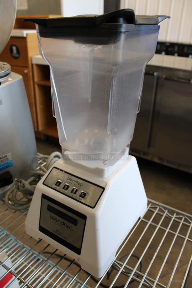 Blendtec Model ES3 Metal Commercial Countertop Blender w/ Pitcher and Lid. 100-127 Volts, 1 Phase. 7x8x15. Tested and Working! - Image 2 of 6