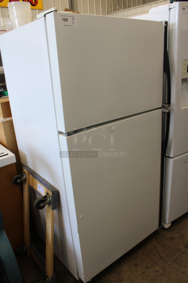 Kenmore Model 106.8751713 Cooler Freezer Combo Unit. 115 Volts, 1 Phase. 33x32x66.5. Tested and Working! - Image 2 of 8