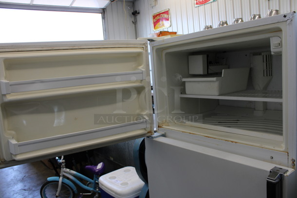 Kenmore Model 106.8751713 Cooler Freezer Combo Unit. 115 Volts, 1 Phase. 33x32x66.5. Tested and Working! - Image 8 of 8