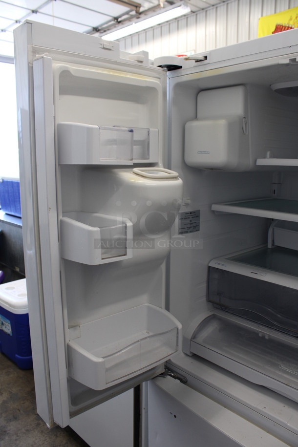 General Electric Model GFSF6KKYAWW French Style Cooler Freezer Combo Unit w/ Ice Maker. 115 Volts, 1 Phase. 36x32x70. Tested and Working! - Image 3 of 8