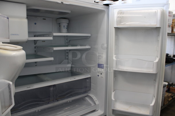 General Electric Model GFSF6KKYAWW French Style Cooler Freezer Combo Unit w/ Ice Maker. 115 Volts, 1 Phase. 36x32x70. Tested and Working! - Image 6 of 8