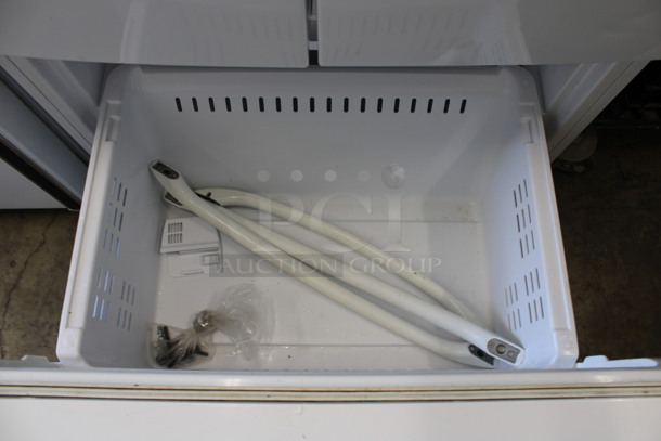 General Electric Model GFSF6KKYAWW French Style Cooler Freezer Combo Unit w/ Ice Maker. 115 Volts, 1 Phase. 36x32x70. Tested and Working! - Image 7 of 8