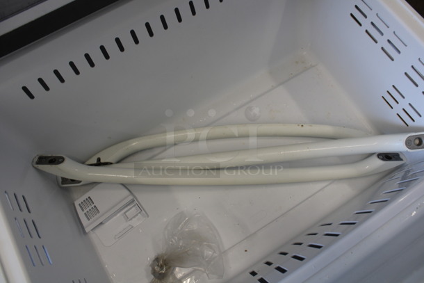 General Electric Model GFSF6KKYAWW French Style Cooler Freezer Combo Unit w/ Ice Maker. 115 Volts, 1 Phase. 36x32x70. Tested and Working! - Image 8 of 8