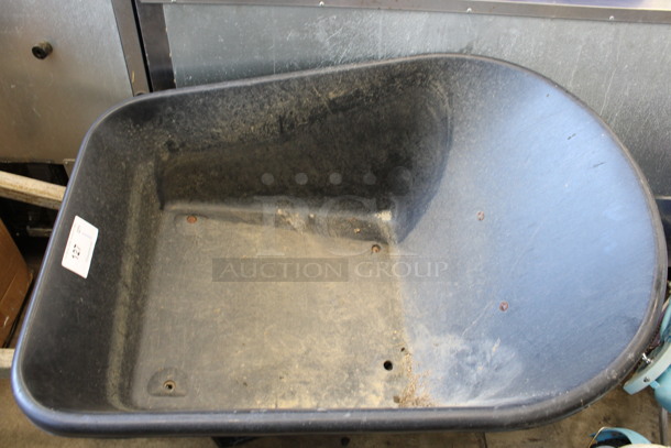Ace Black Poly Wheelbarrow. 29x55x30 - Image 3 of 5