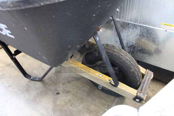 Ace Black Poly Wheelbarrow. 29x55x30 - Image 5 of 5