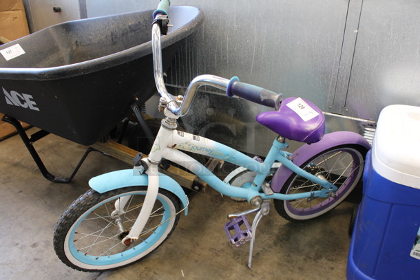 Journey Girls White and Blue Metal Girl's Bicycle. 22x46x29