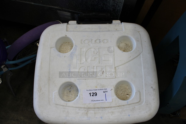 Igloo Blue and White Poly Portable Cooler. 19x18x20 - Image 5 of 6