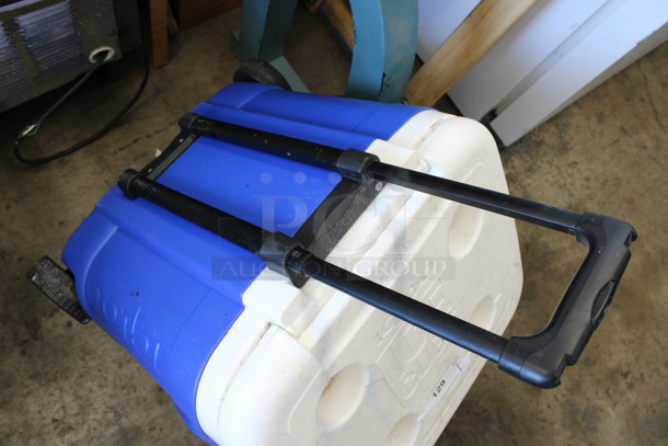 Igloo Blue and White Poly Portable Cooler. 19x18x20 - Image 6 of 6