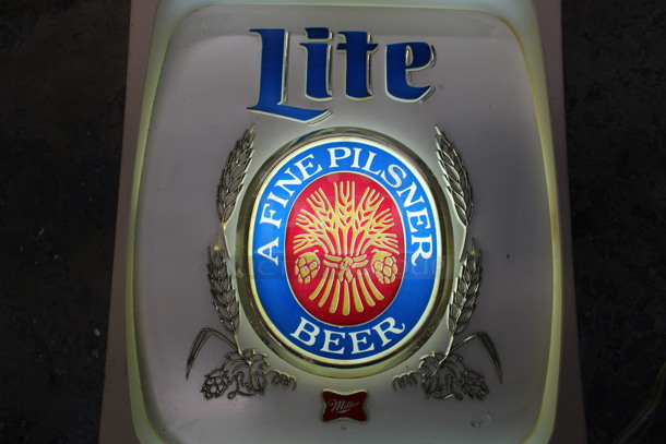 Miller Lite Light Up Sign. 14x19x4. Tested and Working! - Image 4 of 5
