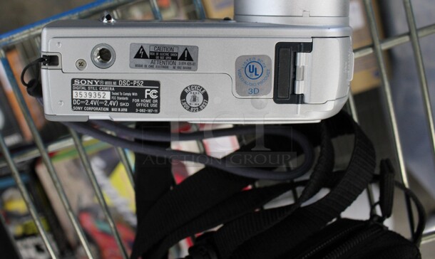 Sony DSC-P52 Cyber Shot Digital Camera in Soft Camera Case. 5x2x2.5 - Image 4 of 5