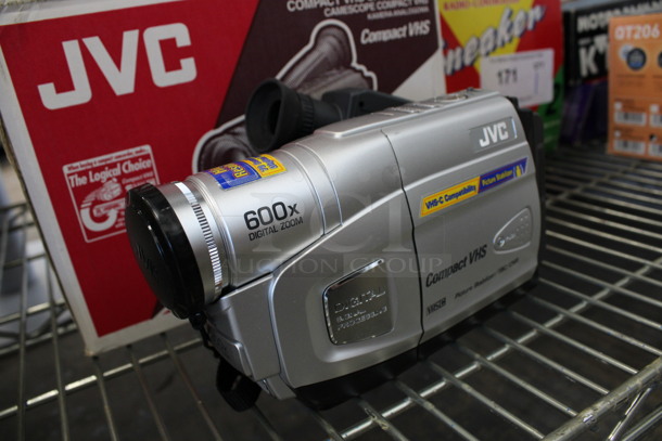 JVC Model GR-AX880U Compact VHS Tape Recorder. 4x8.5x5 - Image 2 of 4