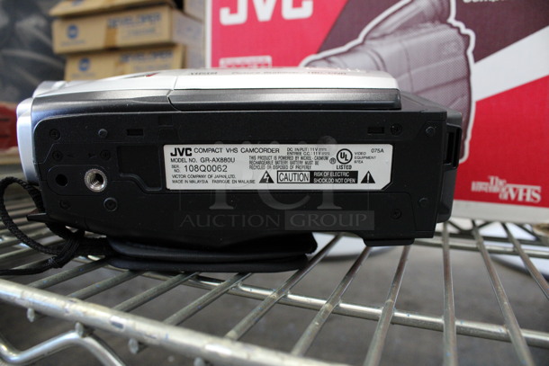 JVC Model GR-AX880U Compact VHS Tape Recorder. 4x8.5x5 - Image 4 of 4