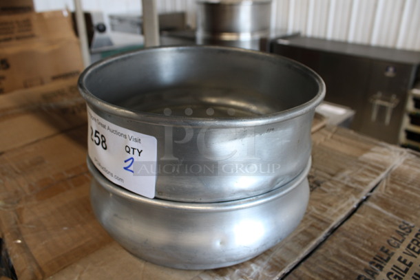 2 Metal Round Baking Pans. 9x9x3. 2 Times Your Bid! - Image 2 of 2