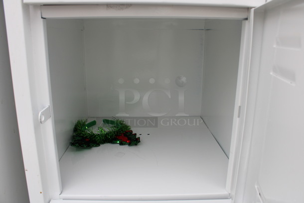 White Metal 5 Cubby Locker w/ Contents. 15x18x66 - Image 6 of 7