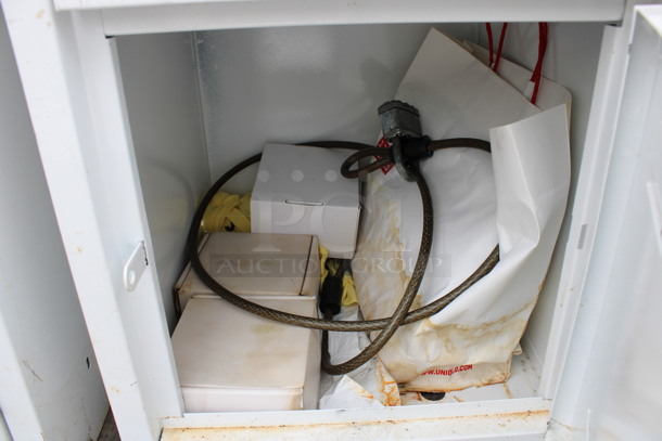 White Metal 5 Cubby Locker w/ Contents. 15x18x66 - Image 7 of 7